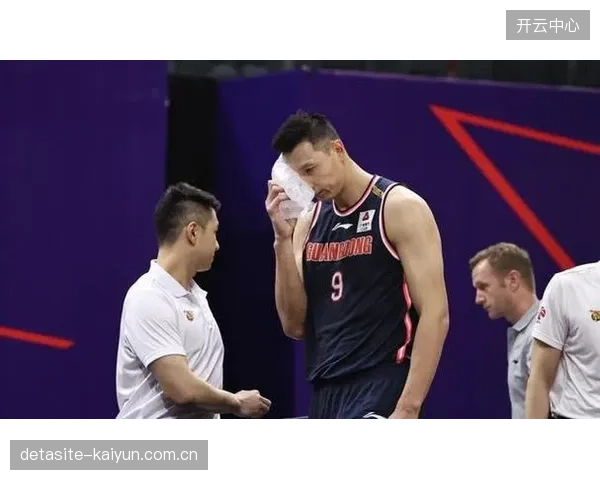 广州队常规赛最后一刻惊险晋级季后赛,附加赛给同省对手广东制造了巨大压力。 广州队常规赛最后一刻惊险晋级季后赛,附加赛给同省对手广东制造了巨大压力。